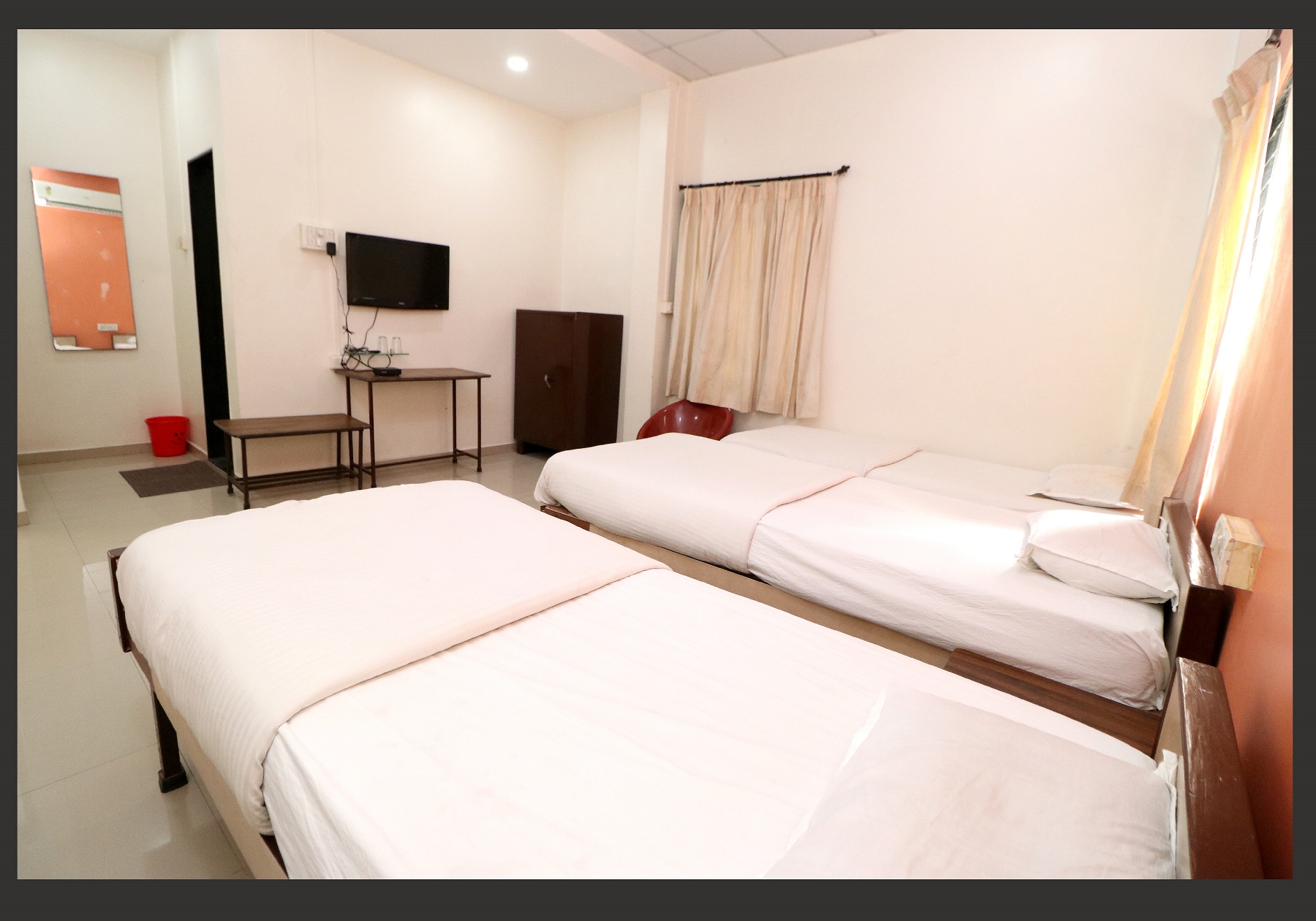 Hotel Gomatgiri Budget Hotel Aurangabad